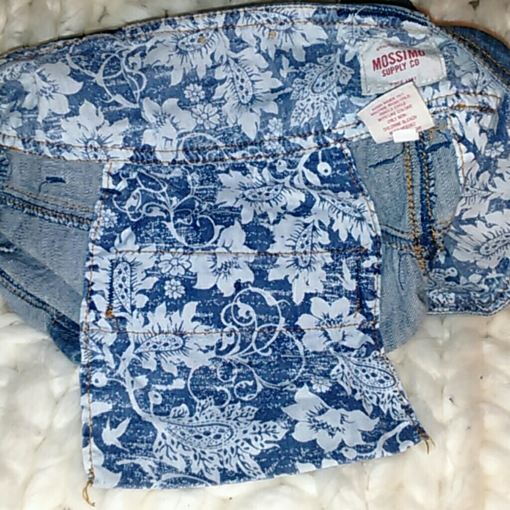 Shorts - Picture 6 of 6